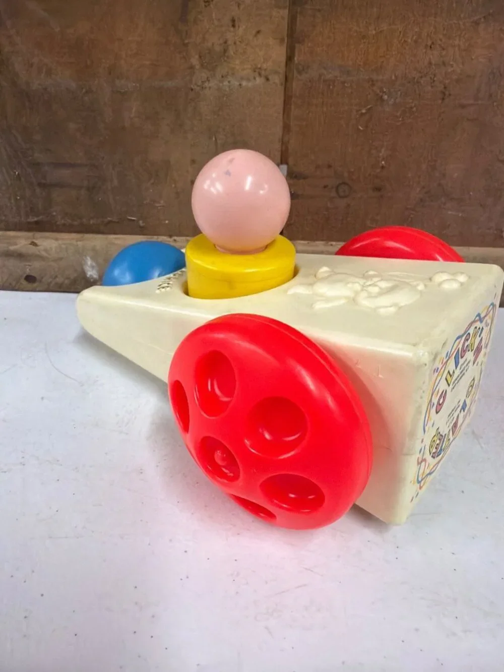 Vintage Fisher-Price 1975 Click N Clatter Push Toy With Red Wheels & Yellow Base - Picture 4 of 8